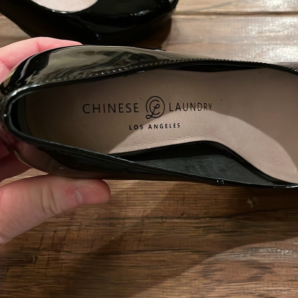 Chinese Laundry Black Patent Leather Peep Toe Heels Size 7.5 - Picture 6 of 6